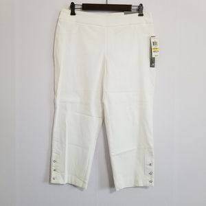 JM Collection White Cropped Pants Size Medium